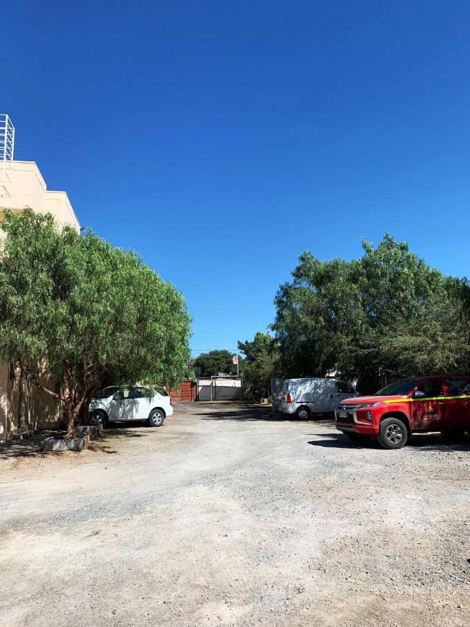 קאלאמה Juku Hostal מראה חיצוני תמונה